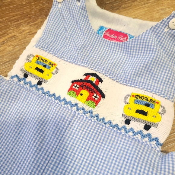 Southern Frills Overalls Baby's Size 9 months - Picture 4 of 4